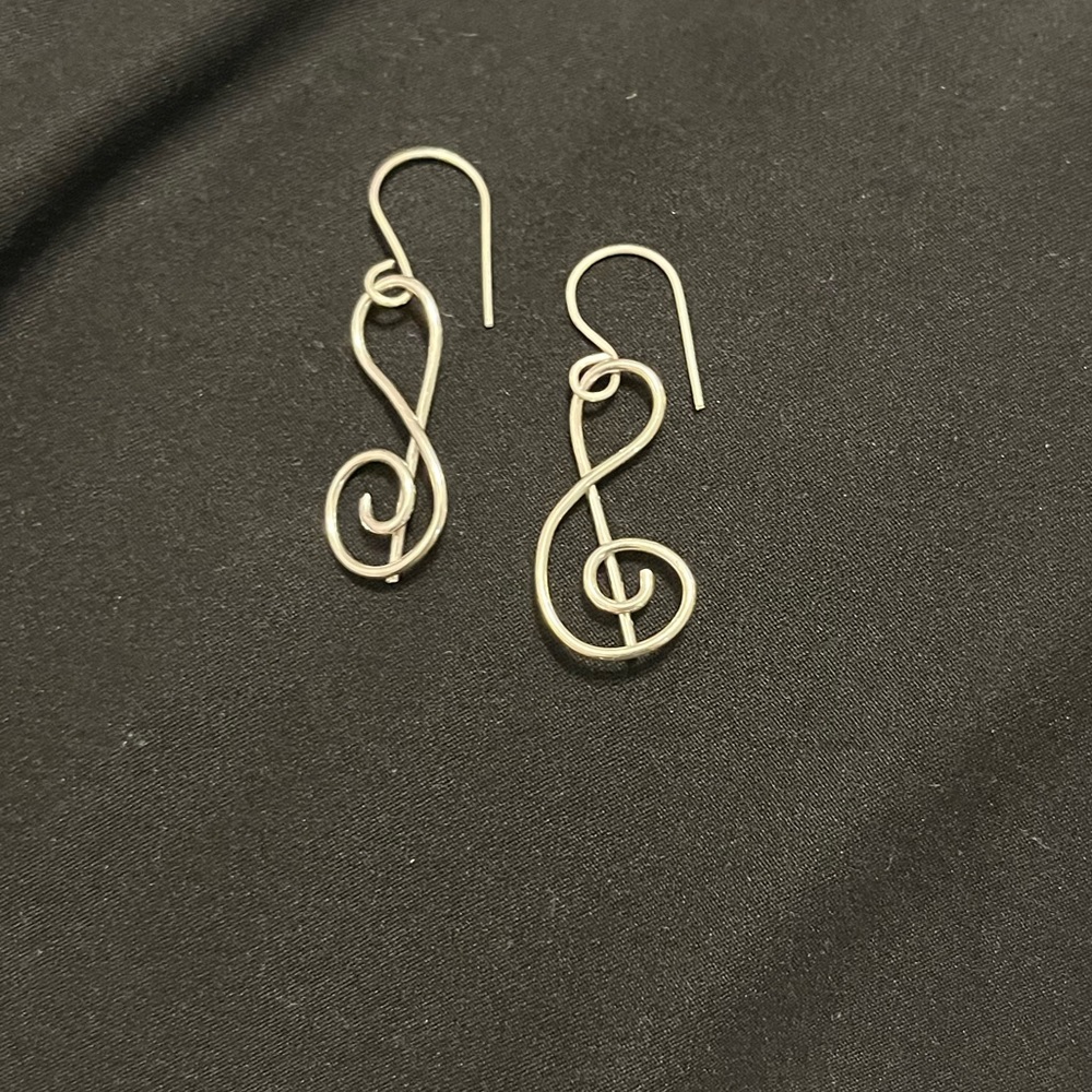 (FREE w. any purchase) NWOT Music Note Earrings
